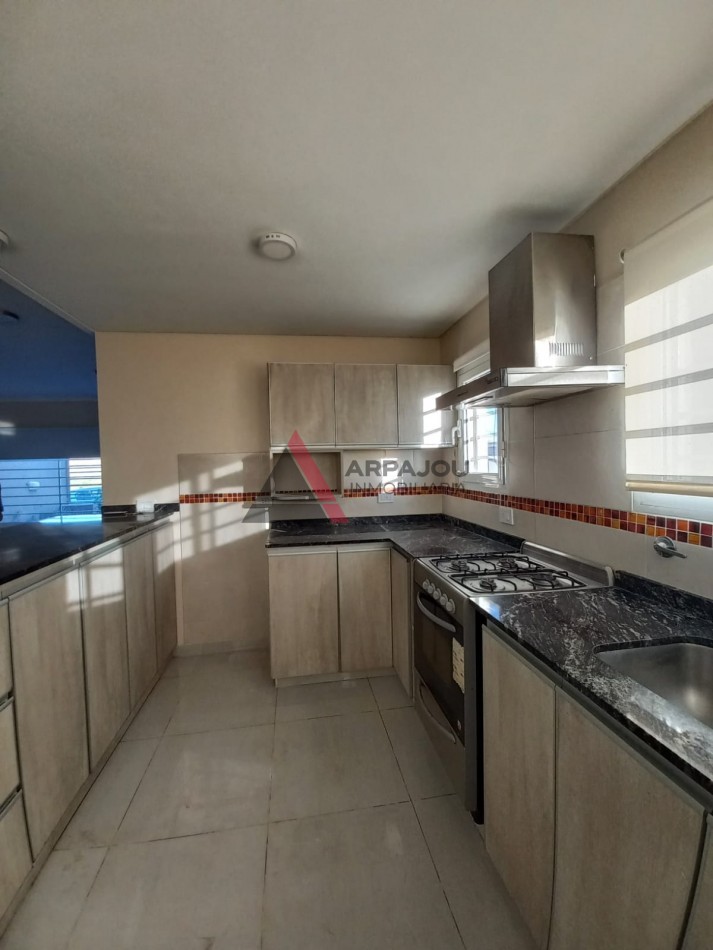 CASA 3 DORM - INMIGRANTES - FERNANDEZ ORO