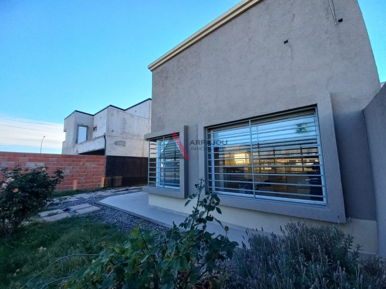 CASA 3 DORM - INMIGRANTES - FERNANDEZ ORO